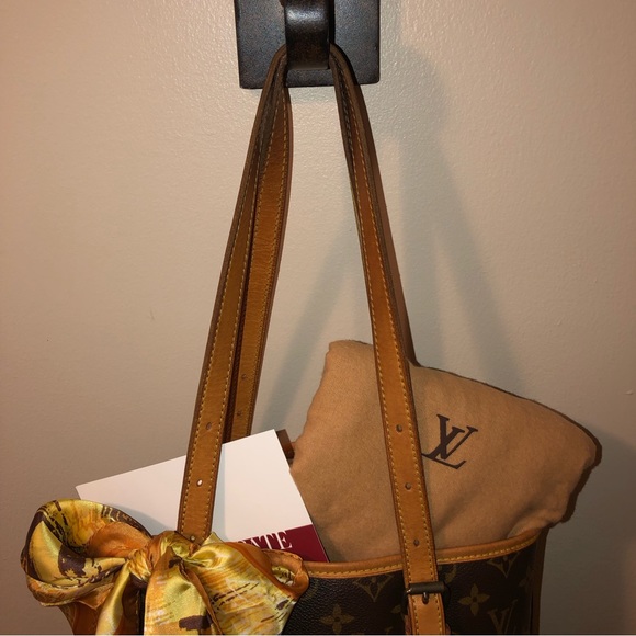 Louis Vuitton Monogram Vintage Authentic Bucket Bag;Date Code(AR0052) - Picture 15 of 17